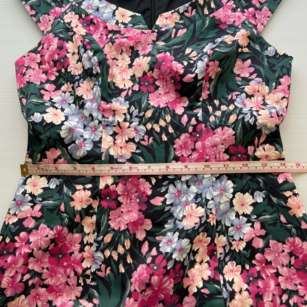 Review Chelsea Flower Dress Fitted Shift Vintage Floral Print Size 10 *no belt* - Picture 15 of 16